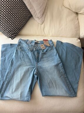 Levi's Light Blue Wide-Leg Women's Jeans